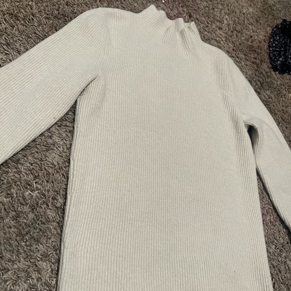 Ann Taylor turtle neck sweater, cream colored, medium - Picture 4 of 4